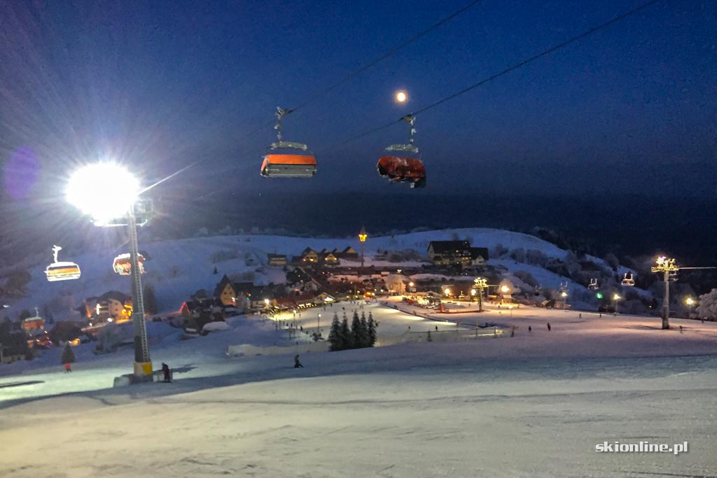 Galeria: Zieleniec Ski Arena - w świetle księżyca