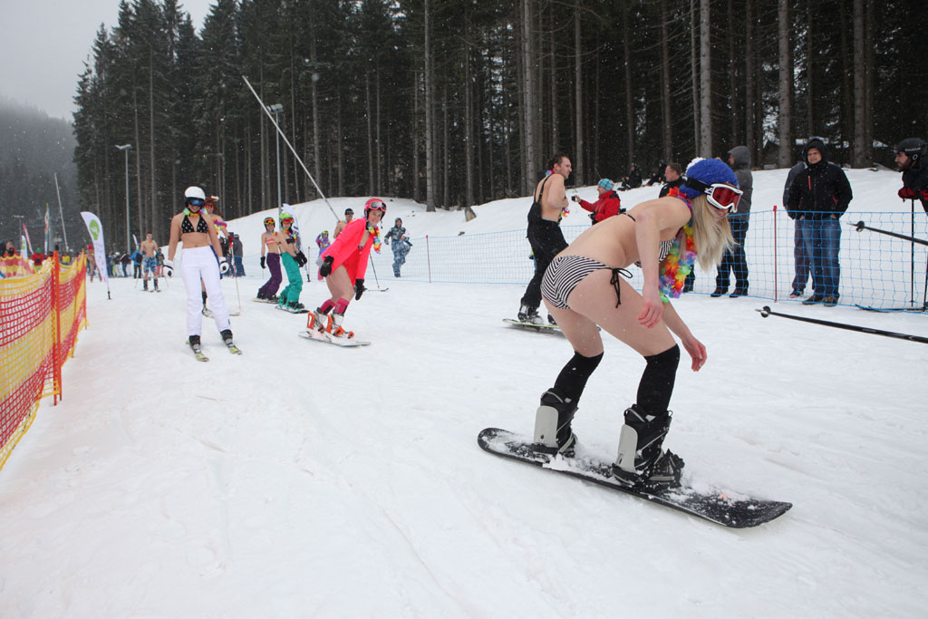 Galeria: Jasna Bikini Skiing 2015