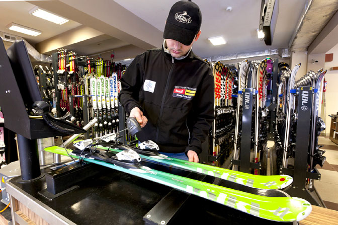 Sprzęt narciarski - wypożyczyć czy kupić? 