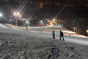 Wieczorne narty w ośrodku narciarskim KasinaSki