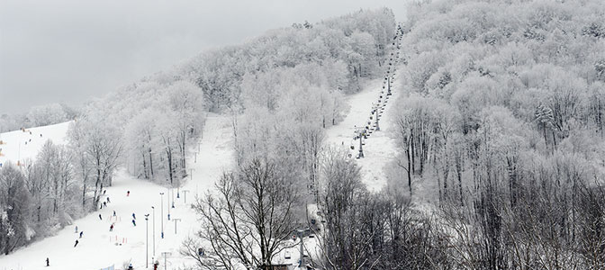 Ogólny widok stacji narciarskiej Kiczera Ski w Puławach Górnych. fot. Anna Lewiak