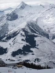 Piękny widok na Kitzsteinhorn ze Schmitten
