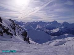Trasa Sarenne w Alp D'huez, w tle na dole stacja Les 2 Alpes