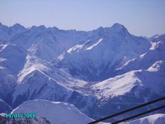 Widoczek z Pic Blanc (3330 m) na stację Les 2 Alpes