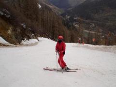 Kwiecień 2009. Tignes-Francja. Na 1850 m jeszcze śnieg-w dolinie zielona trawka!