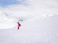 Kwiecień 2009. Val d'Isere-Francja. Drugi dzień w sezonie na desce. Trzeba być wszechstronnym :)