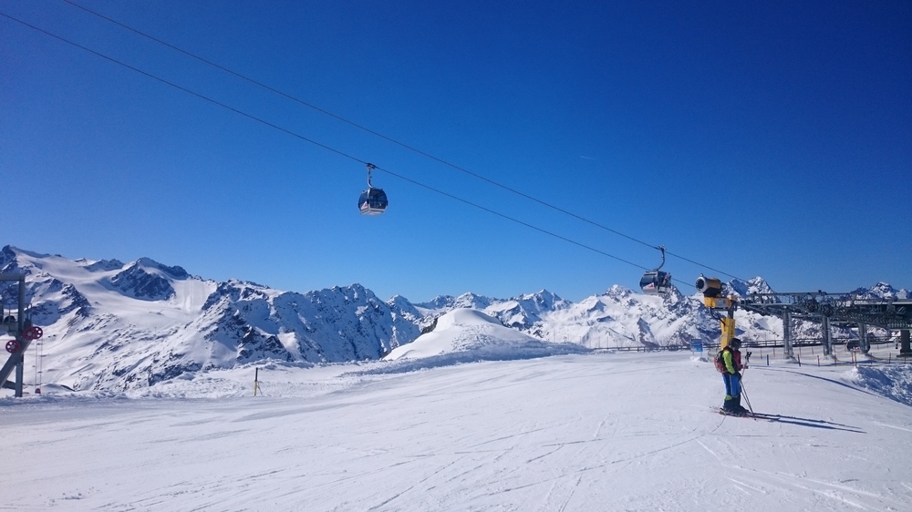58dd599c38505_SOELDEN2017PUBL(48).thumb.JPG.7c2dfa1c035189b066684cf349863f40.JPG