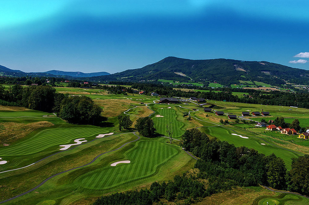 ostravice_golf_ihrisko_archiv.jpg
