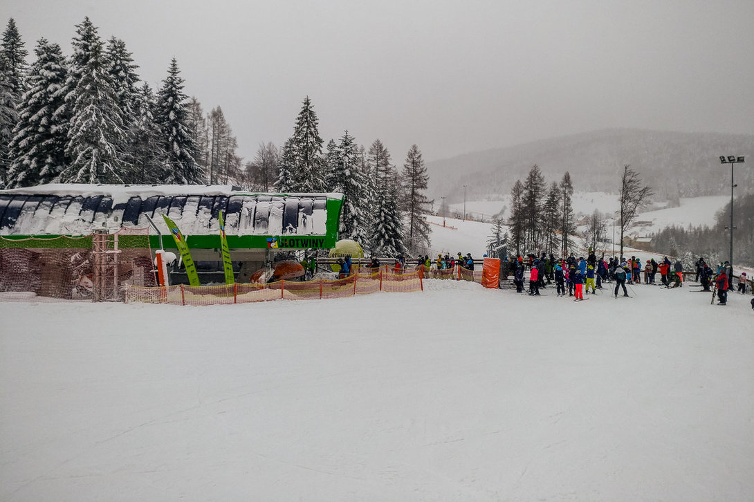 ski002_slotwiny.thumb.jpg.ac4121e4e55ca3c0a1078358a7b96af1.jpg