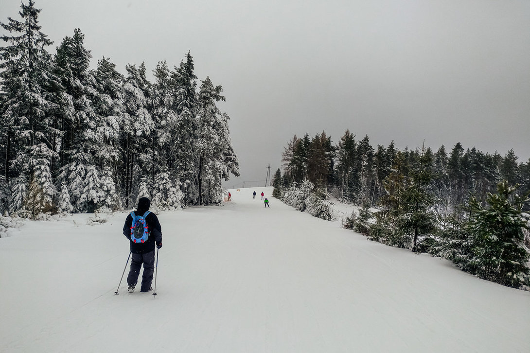ski005_slotwiny.thumb.jpg.2223a514860f641b9131bf62e3a0aaac.jpg