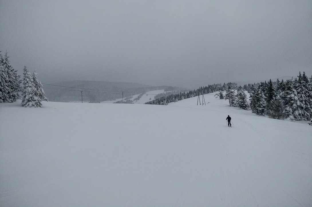 ski010_slotwiny.thumb.jpg.0afe182abfaf41d0526b9d2c8507f90d.jpg
