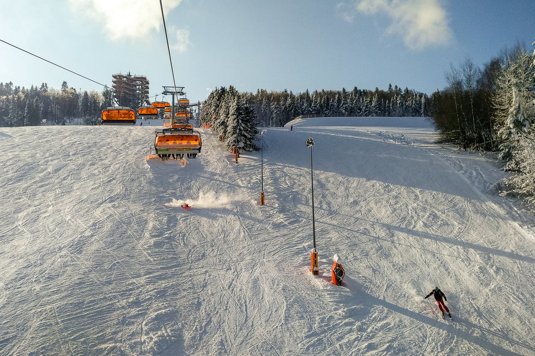 ski026_slotwiny.thumb.jpg.eb70f8ba87c17c24f20b5b5ef7346325.jpg