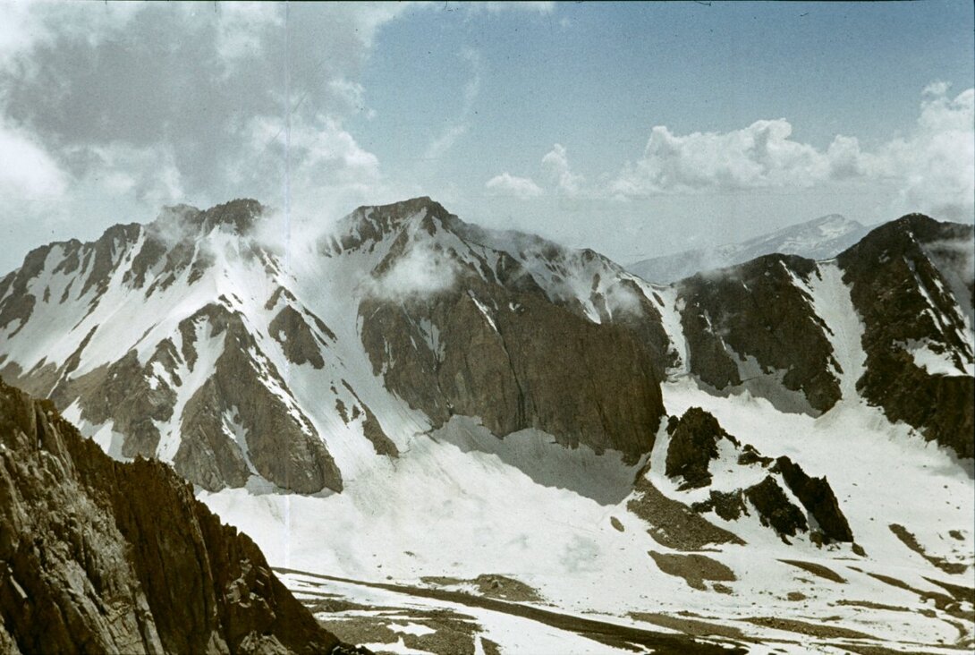 Haft Chan(4529 m)2.jpg