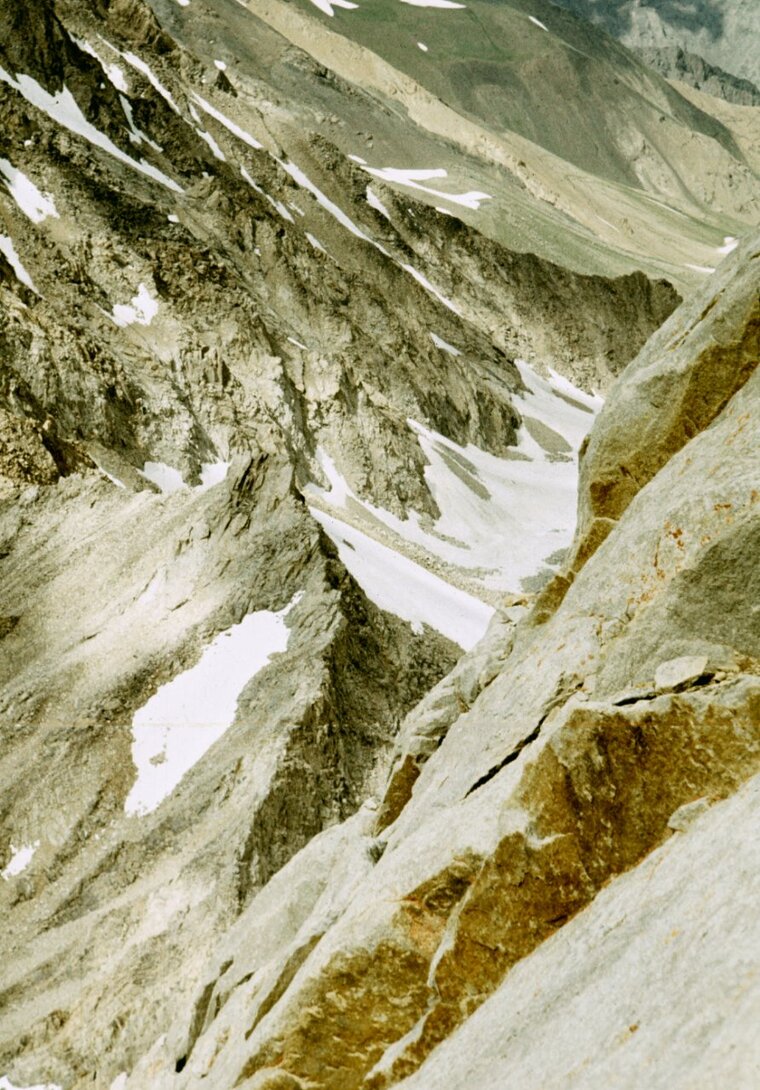 dr Stein_grań do Szadeh Kuh-4450 m_ stoki TeS.jpg