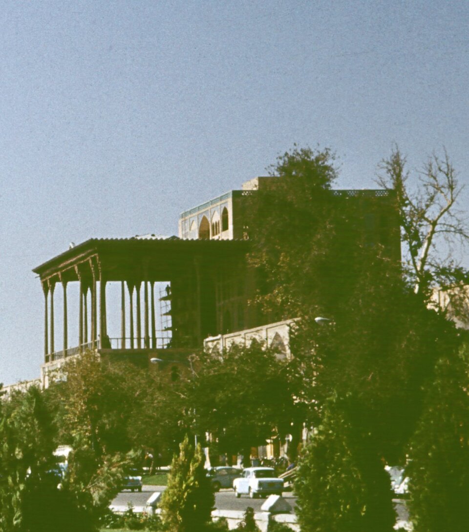 Isfahan_ Ali Ghapu.jpg