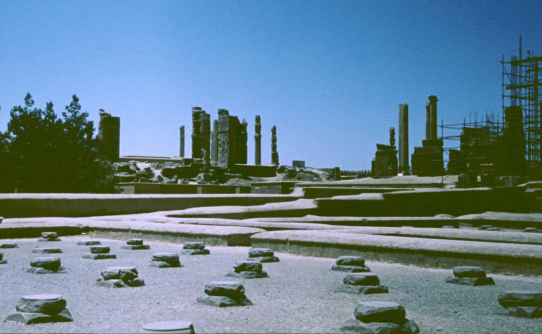 persepolis_Persepolis_widok ze skarbca.jpg
