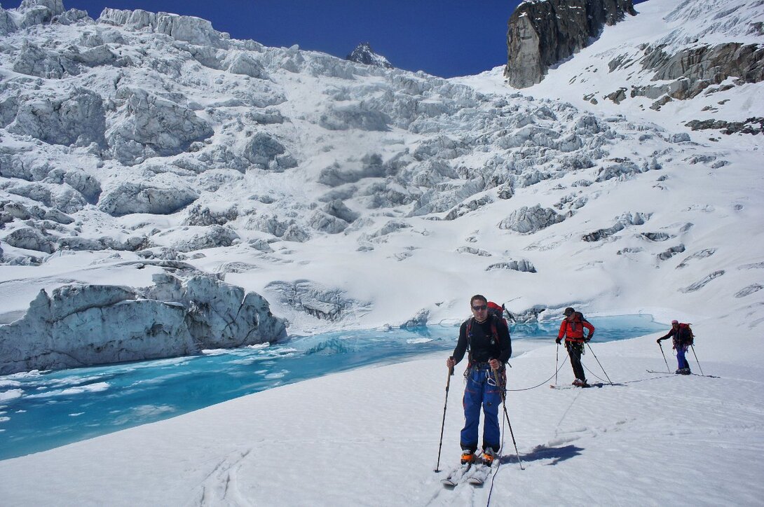ChamonixSWJA03692.thumb.jpg.ec2d2eb2772146f5913d9c3d1beb441a.jpg