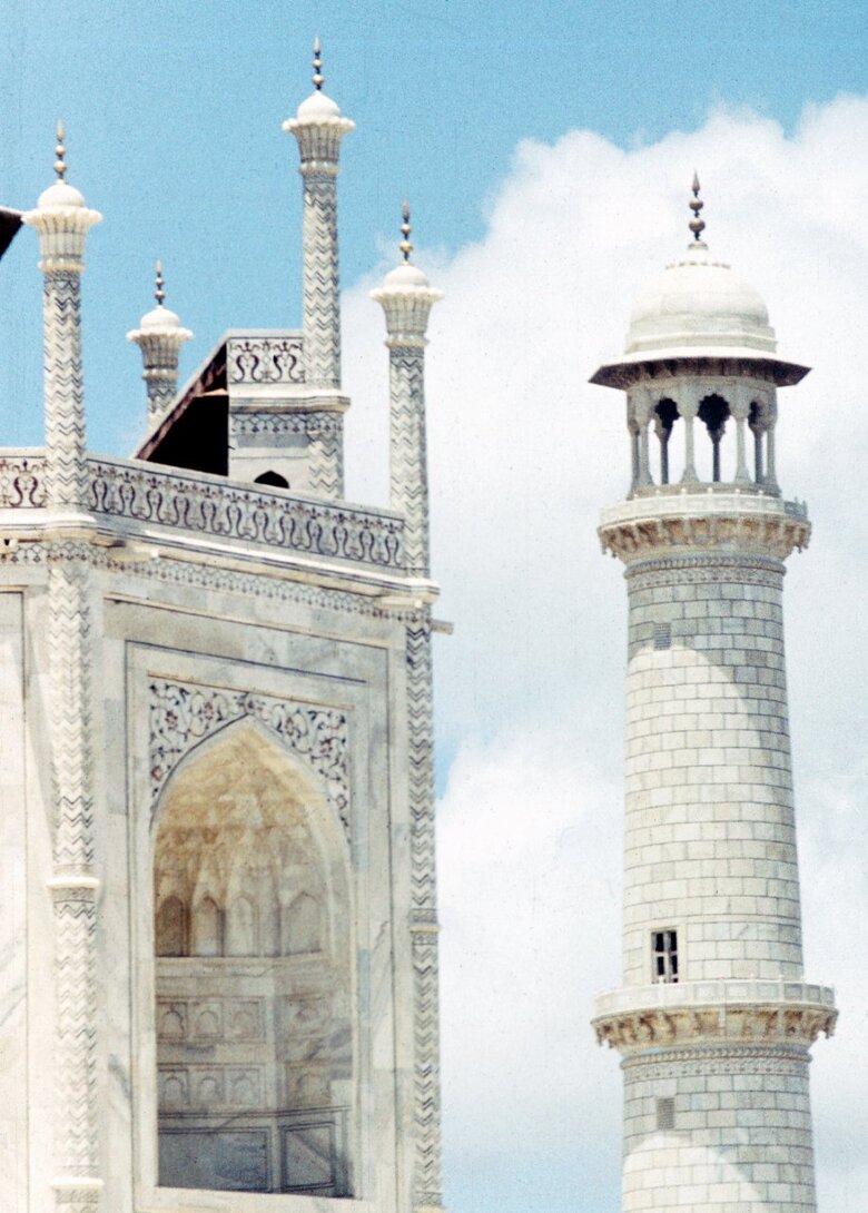 Tadj Mahal_minaret.jpg