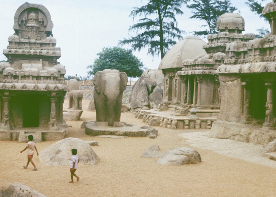 Mahabalipuram, Rathas_1.jpg