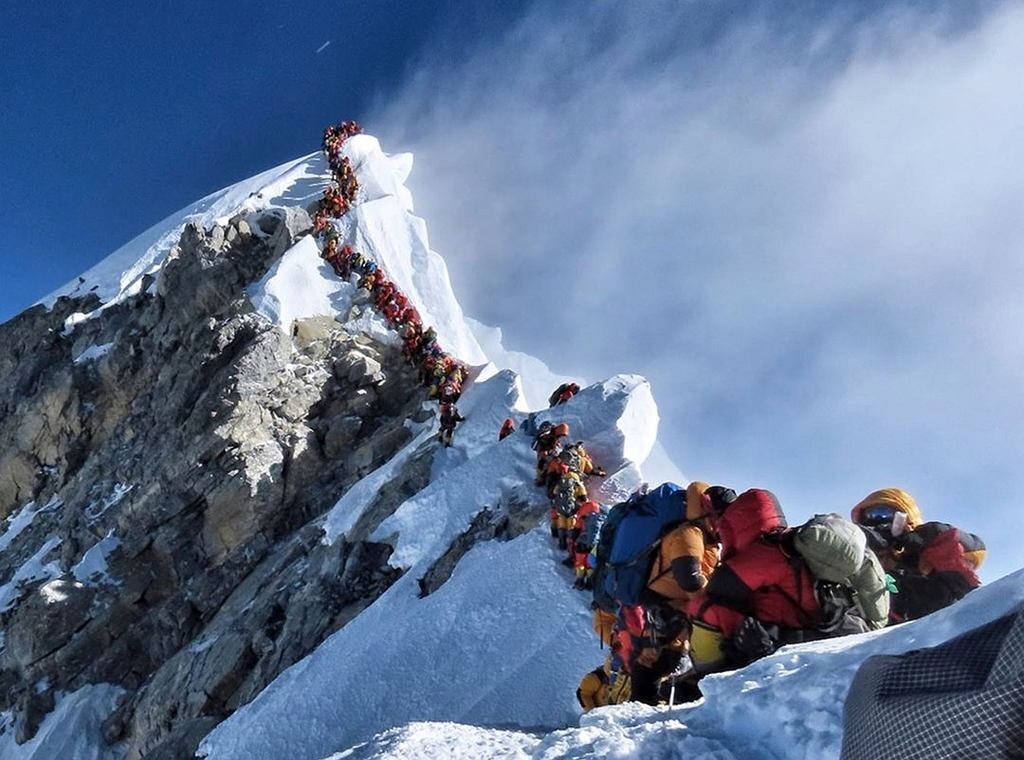 825155661_z24840840IHKolejki-na-Mount-Everest.jpeg.610584bbb7f5bce402ad3aedef5d9334.jpeg
