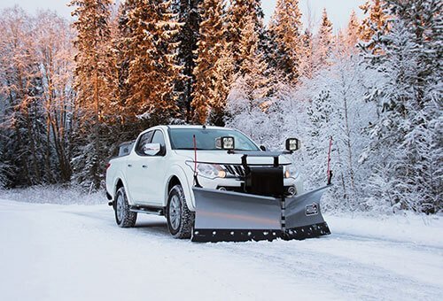snow-plow-for-pick-ups-pickup-vikplog-nivelaura-avolava-autoille-pickup-schneepflug-lame-a-neige-etrave-plug-do-samochodu-cuchillas-quitanieves-4x4-3.jpg.377efe63e6bed87e839a2516138f8111.jpg