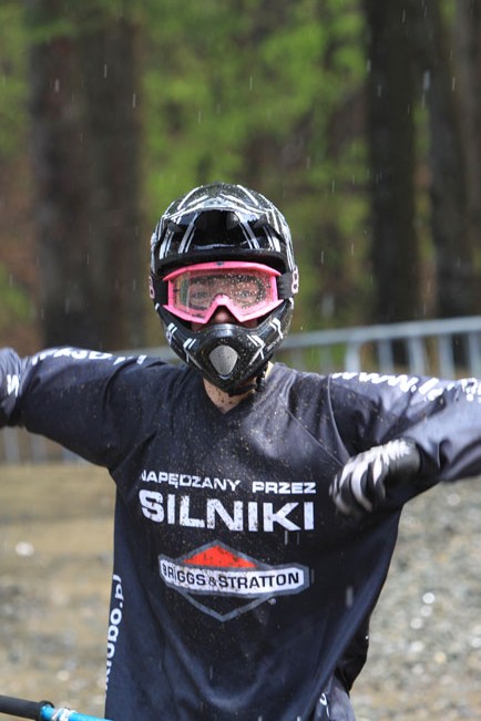 Galeria: Diverse Downhill Contest Stożek 2011 trening