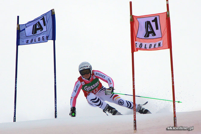 Galeria: Soelden - slalom gigant I przejazd kobiet