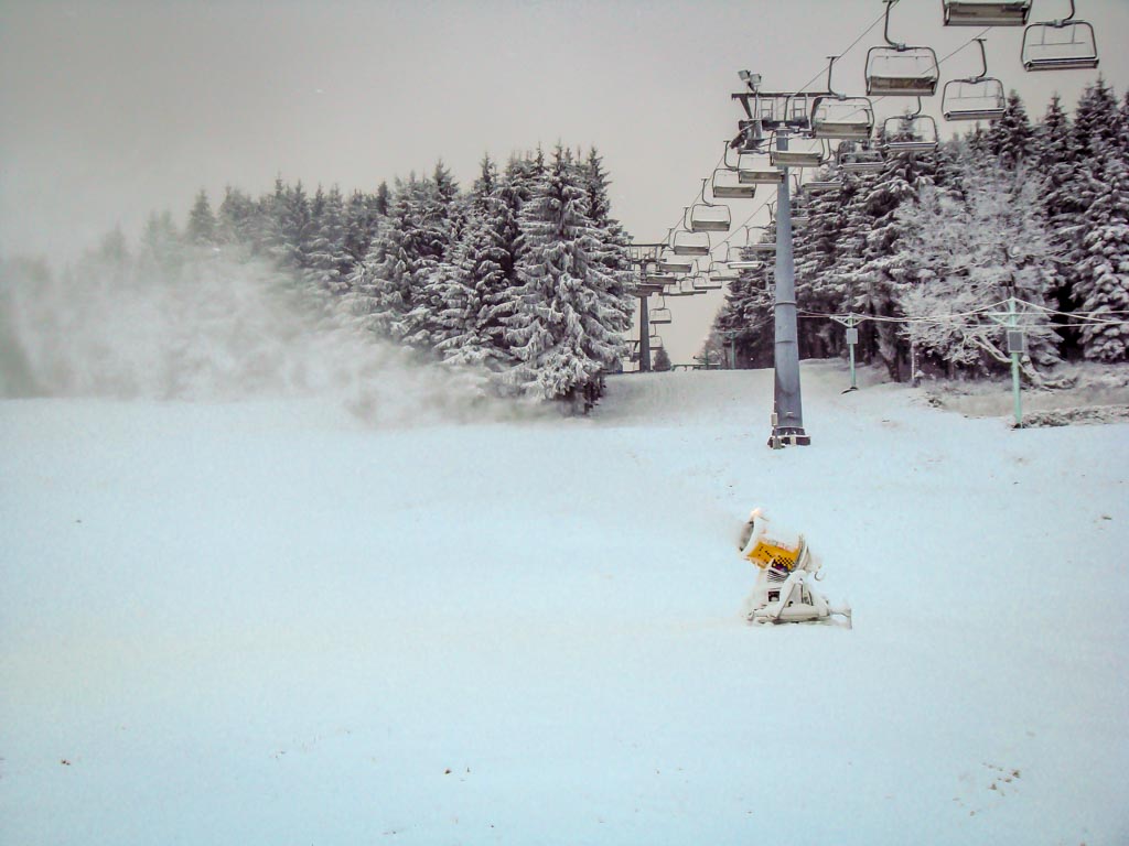 Galeria: Ski Arena Zieleniec - pierwsze naśnieżanie 15/16