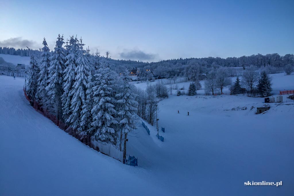 Galeria: Zieleniec Ski Arena - w świetle księżyca