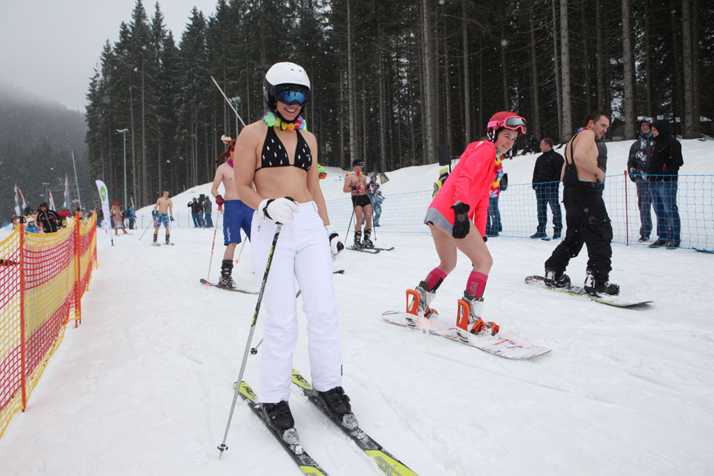 Galeria: Jasna Bikini Skiing 2015