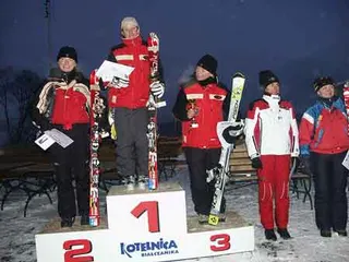Podium: (od lewej) Katarzyna Strama, Ewa Tańczak, Aniela Strama