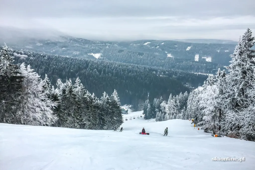Ski centrum Říčky w Czechach, luty 2017
