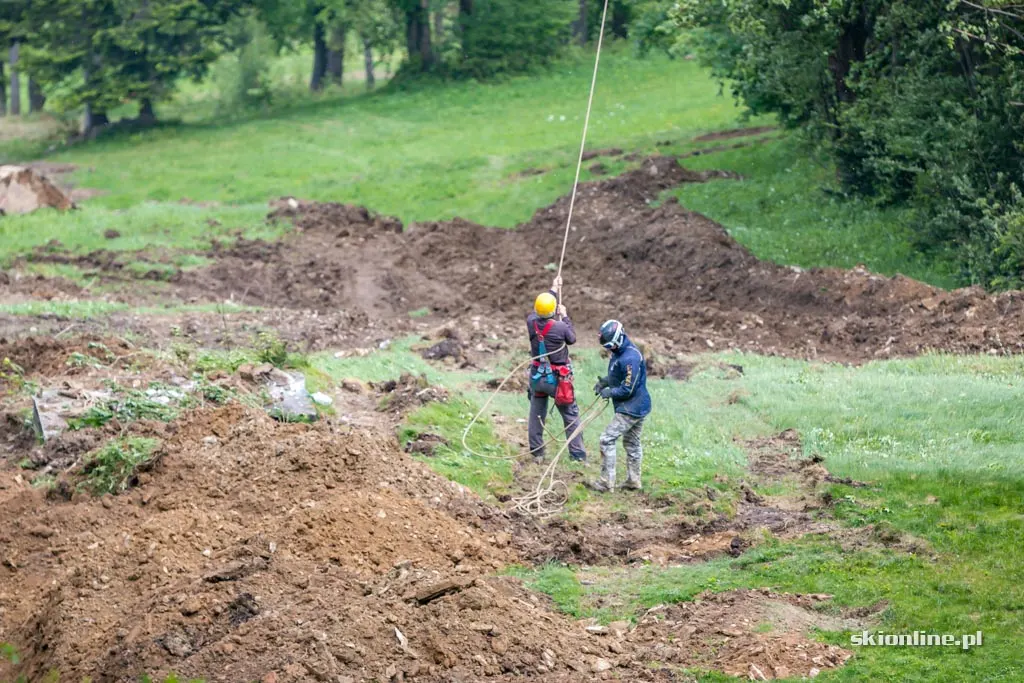 Śmigłowiec nad Szczyrkiem. Budowa nowej kolei, zdjęcie 36