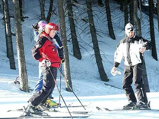 Karasińska słucha uwag trenara na "grzebieniu"