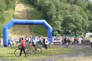 Zdjęcie 16 z galerii Bieg pod próg 2005