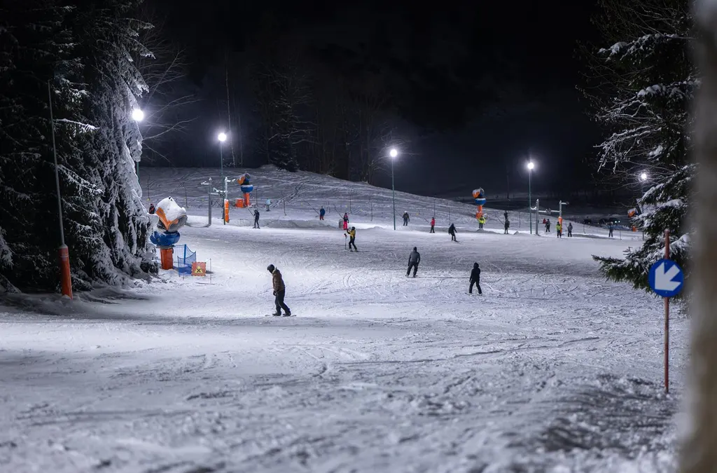 Czarnów-Ski
