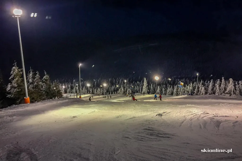 Czarna Góra Resort: narty wieczorową porą fot/J.Ciszak, zdjęcie 8