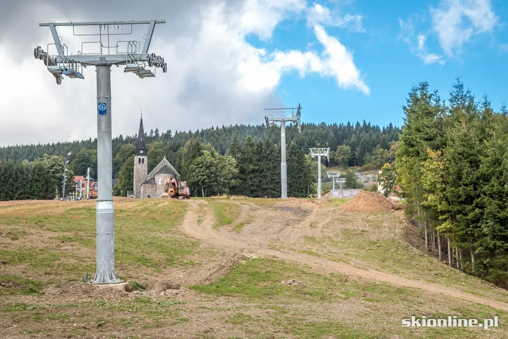 Ski Arena Zieleniec: budowa czerwonej kanapy, zdjęcie 17