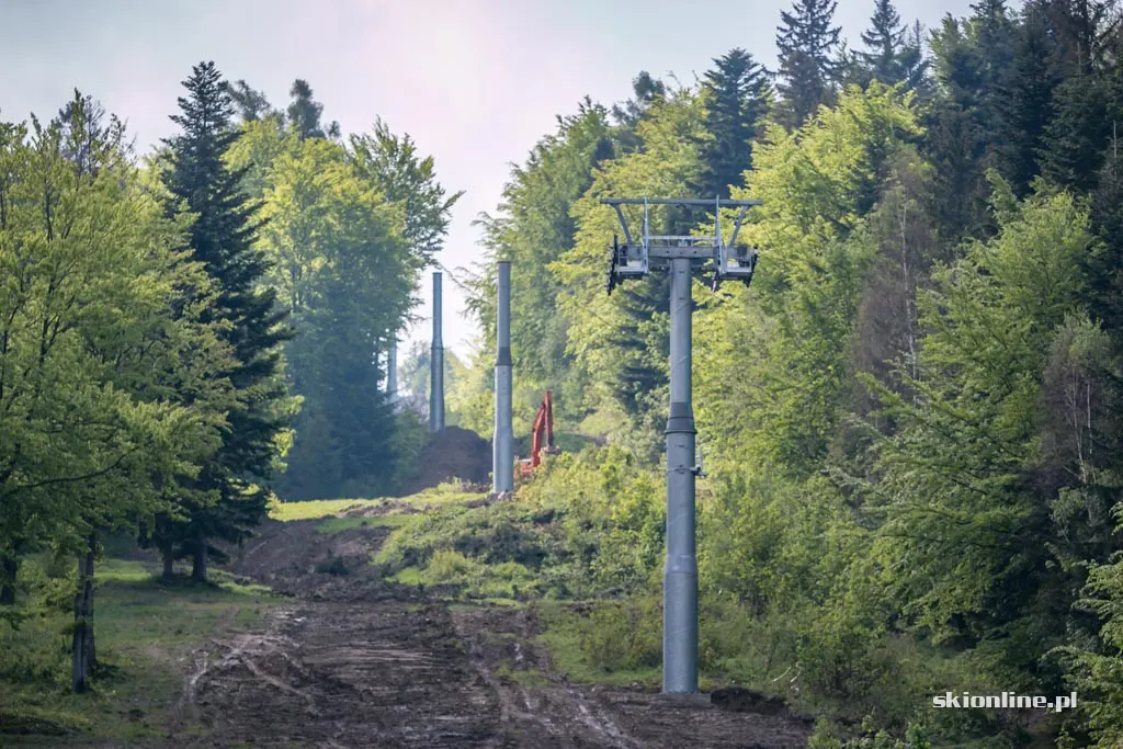 Zdjęcie 2 z galerii COS Szczyrk: budowa nowej 4-os. kolei (maj 2017)