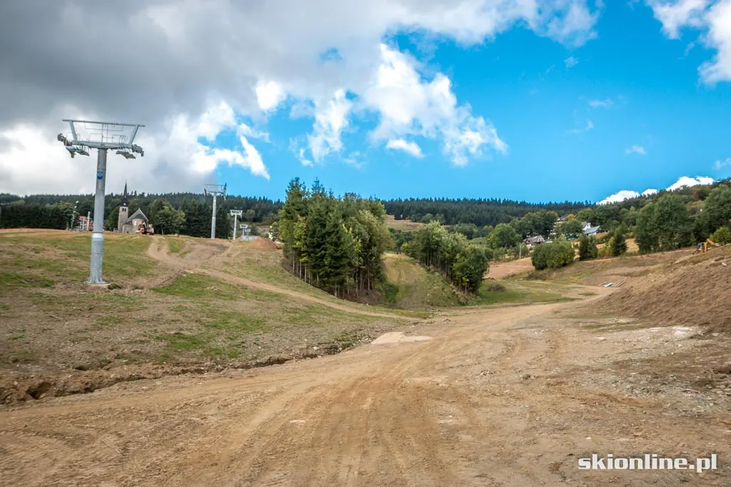 Ski Arena Zieleniec: budowa czerwonej kanapy, zdjęcie 16