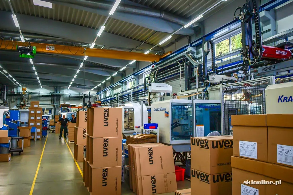 Uvex: zdjęcia z fabryki gogli i kasków, zdjęcie 8