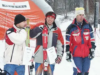 Tuż za "pudłem" od lewej: Michał Kołder, Tomasz Wydra i Piotr Górnicki