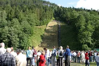 Zdjęcie 32 z galerii Bieg pod próg 2005