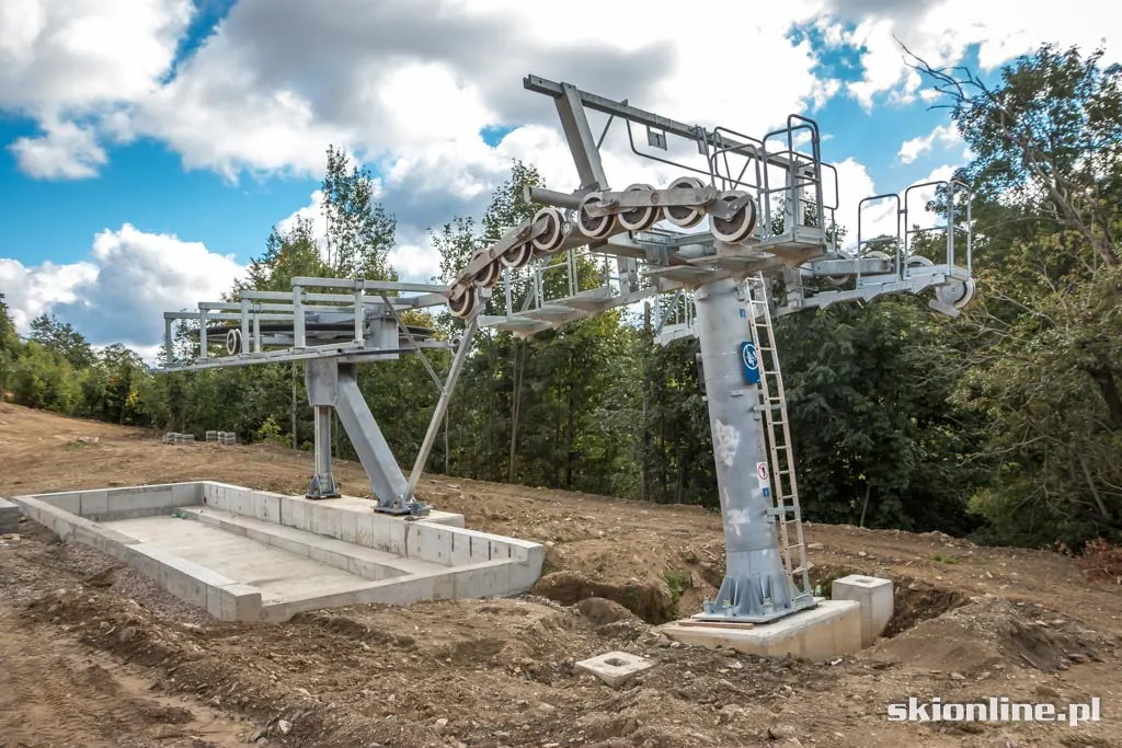 Ski Arena Zieleniec: budowa czerwonej kanapy, zdjęcie 15