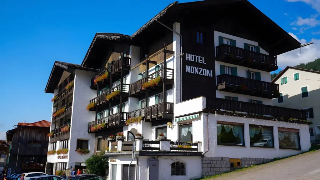 Monzoni, Pozza di Fassa