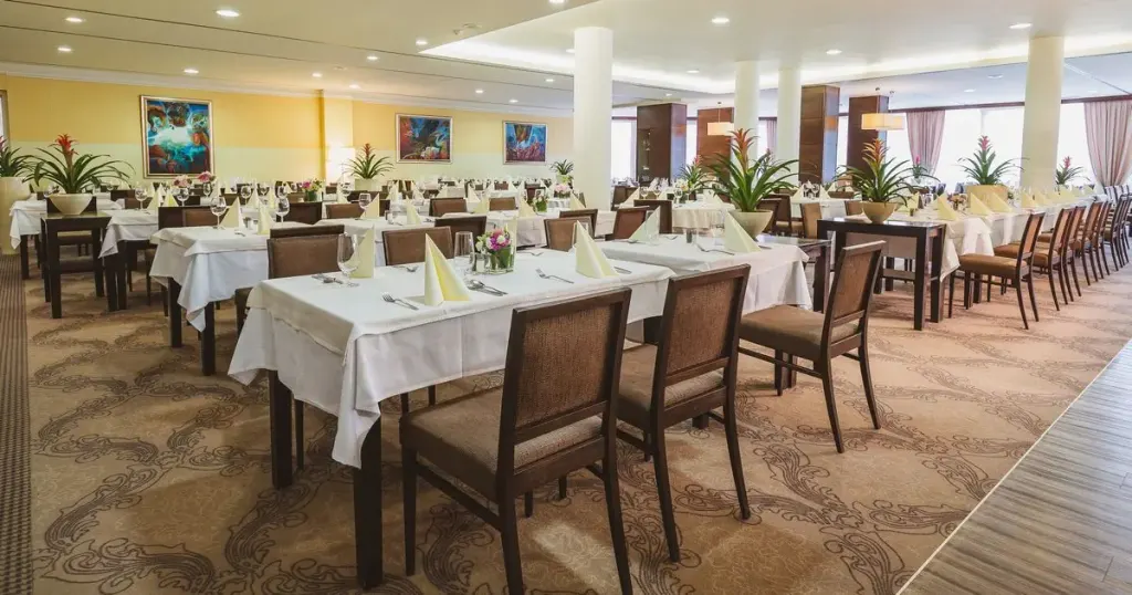 Hotel Ramada Hotels & Suites, zdjęcie 8