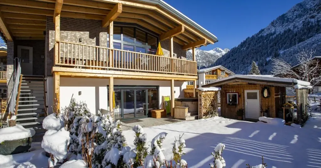 Ferienwohnungen & Chalets, Mittelberg