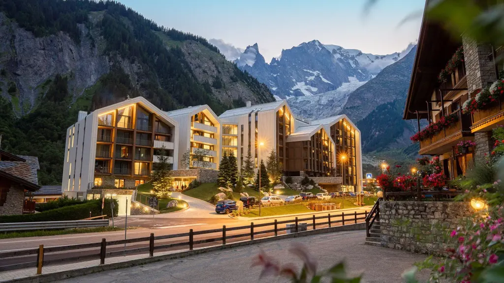 TH Courmayeur, Entrèves