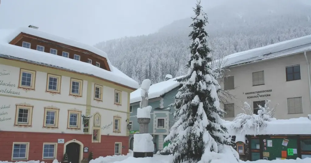 Hotelchen Döllacher Dorfwirtshaus, Großkirchheim (Karyntia)