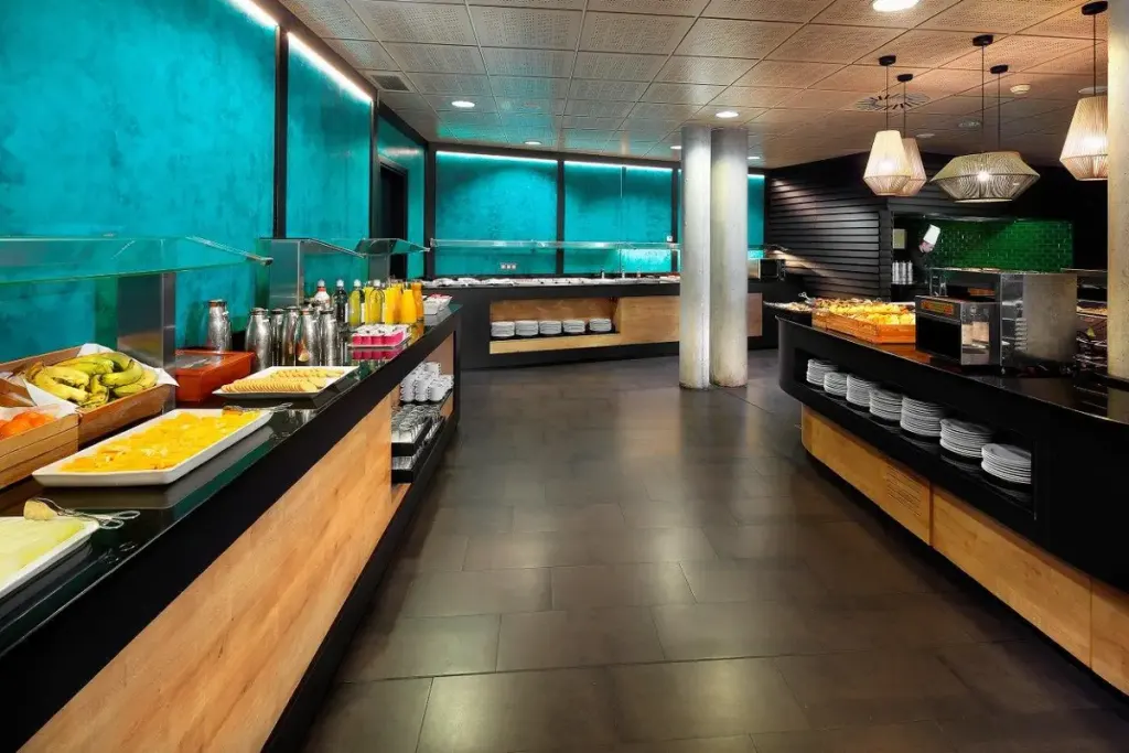 Bufet śniadaniowy w hotelu HG Alto Aragón